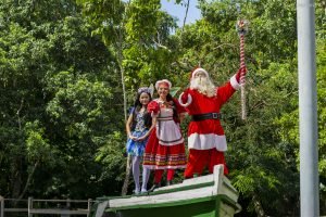 Leia mais sobre o artigo Mangal das Garças celebra Natal com Papai Noel, solidariedade e enriquecimento ambiental
